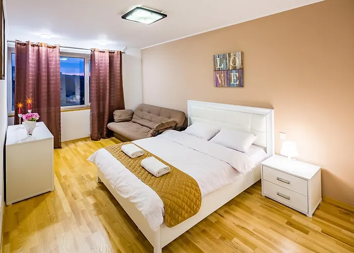 Bv Apartments Svobodu Avenue