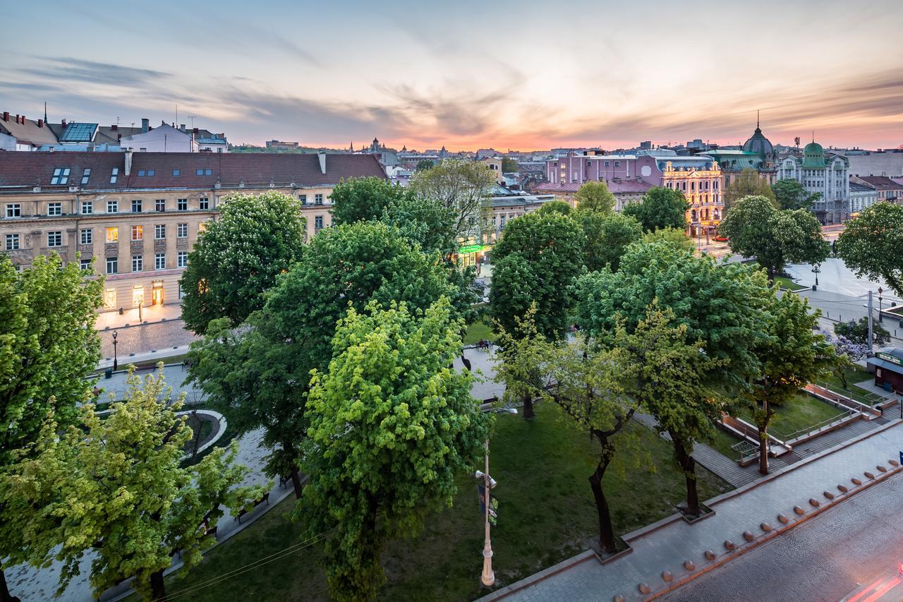 Bv Svobodu Avenue Daire